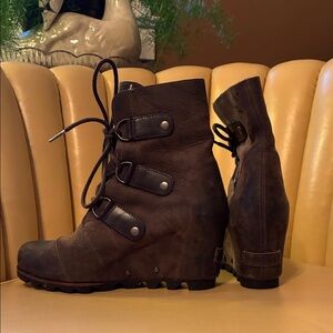 Sorel Dark Brown Lace-Up Boots